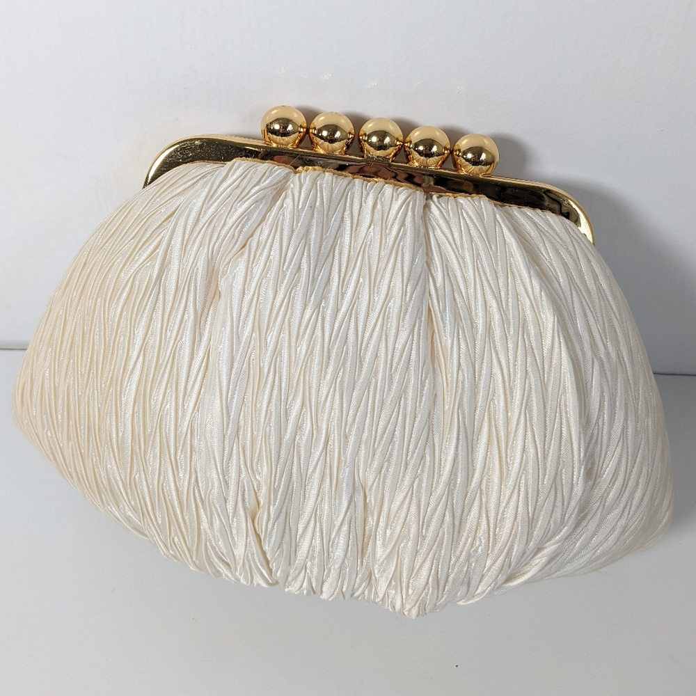 Vintage Carla Marchi puff bag satin chain strap ivory evening pillow bag